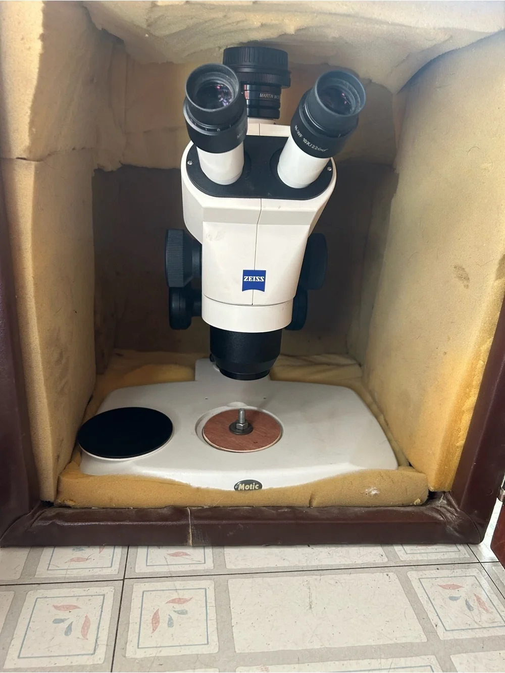 Stemi 2000-C Stereo Microscope Binocular Upright Motic K Base Carry Case